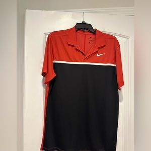 Men’s Nike Standard Fit Button down T shirt Medium